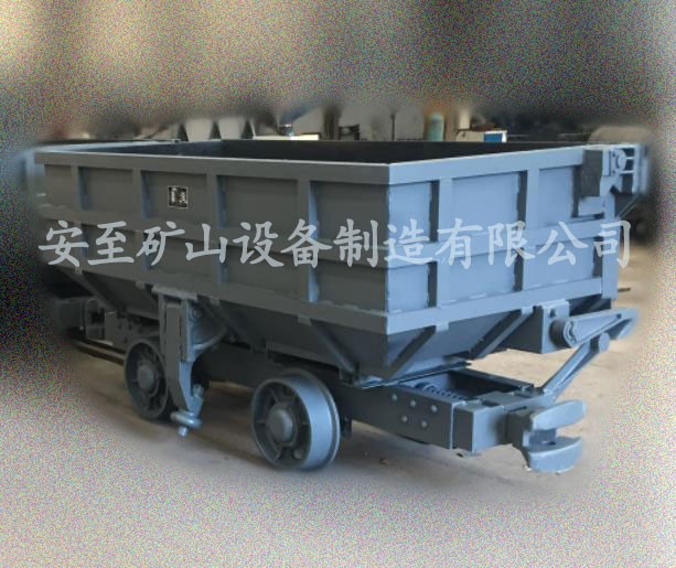 曲轨矿车